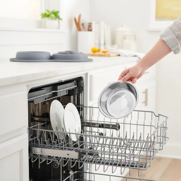 Frisco Silicone Slow Feeder Mat with Stainless Steel Bowl 7 Frisco Silicone Slow Feeder Mat with Stainless Steel Bowl - Image 5