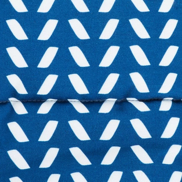 Frisco Small Pet Herringbone Plush Round Cuddler 5 Frisco Small Pet Herringbone Plush Round Cuddler - Image 3